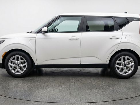 Used 2025 Kia Soul LX w/ LX Technology Package image 5