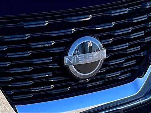 Certified 2023 Nissan Rogue SV image 30