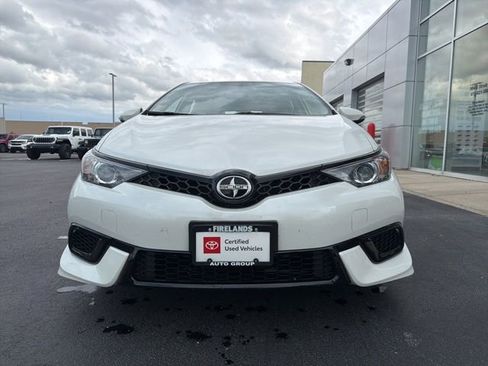 Used 2016 Scion iM image 2