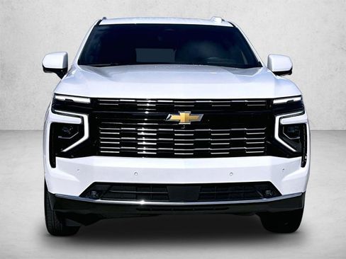 Used 2025 Chevrolet Tahoe High Country RWD image 3