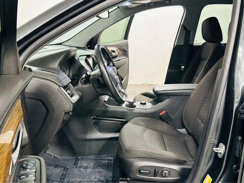 Used 2020 GMC Terrain SLE w/ Driver Convenience Package image 9