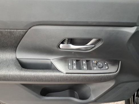 New 2026 Nissan Kicks SV image 5