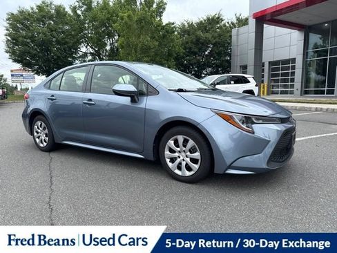 Used 2021 Toyota Corolla LE w/ Carpet Mat Package (TMS) FWD image 3