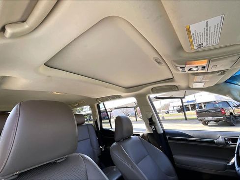 Used 2023 Lexus GX 460 Luxury w/ Accessory Package AWD/4WD image 14