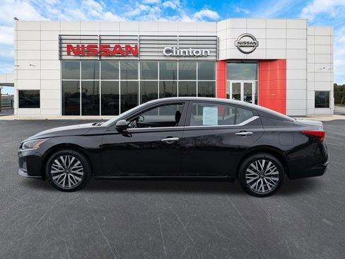 Certified 2025 Nissan Altima 2.5 SV image 6