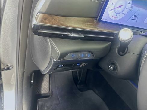 Used 2025 Genesis GV80 3.5T Prestige AWD/4WD image 9