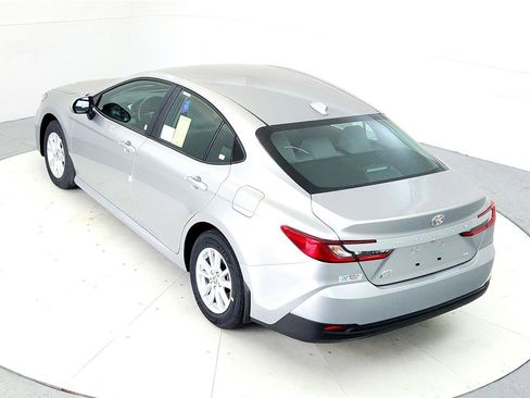 Used 2026 Toyota Camry LE image 12