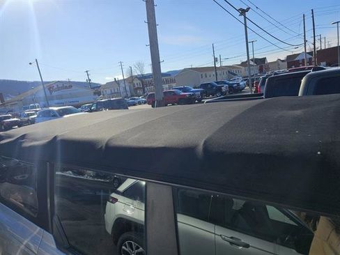 Used 2023 Ford Bronco 4-Door image 7