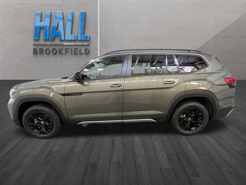 New 2026 Volkswagen Atlas Peak Edition AWD/4WD image 2
