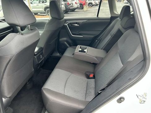 Used 2025 Toyota RAV4 XLE FWD image 17