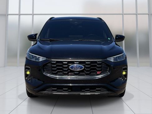 Used 2023 Ford Escape ST-Line w/ Tech Pack #1 FWD image 9