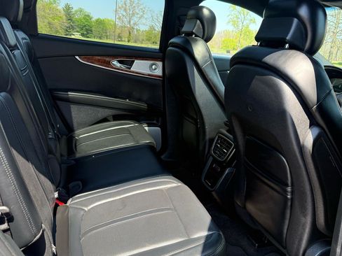 Used 2020 Lincoln Nautilus Reserve w/ Equipment Group 202A image 11