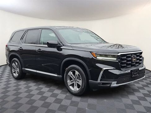 Used 2025 Honda Pilot EX-L image 3