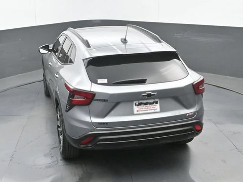 Used 2026 Chevrolet Trax RS w/ Sunroof Package FWD image 30