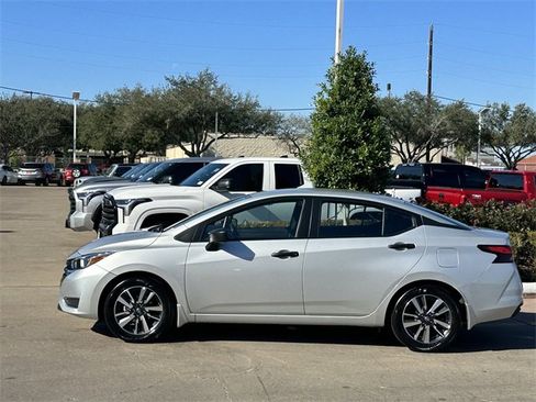 Used 2024 Nissan Versa S w/ S Plus Package image 4