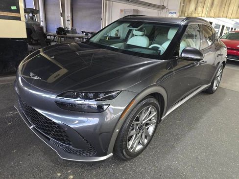 Used 2023 Genesis GV60 Advanced image 3