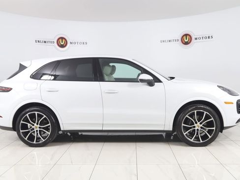 Used 2020 Porsche Cayenne AWD/4WD image 2