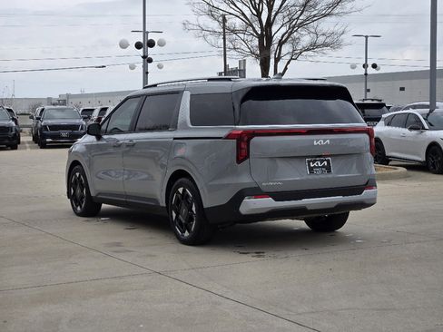 New 2026 Kia Carnival EX image 3