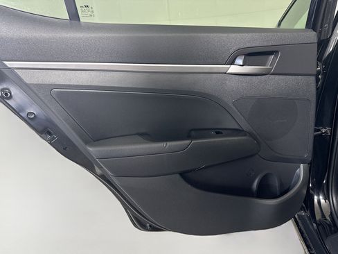 Used 2019 Hyundai Elantra Limited w/ Ultimate Package 02 FWD image 26