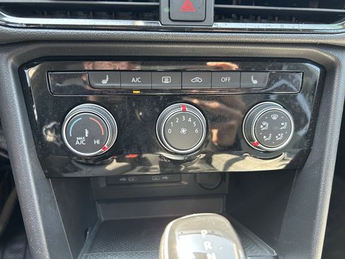 Certified 2023 Volkswagen Taos SE image 14