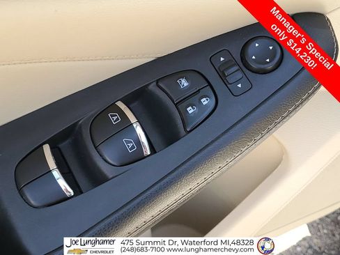 Used 2017 Nissan Maxima Platinum FWD image 26