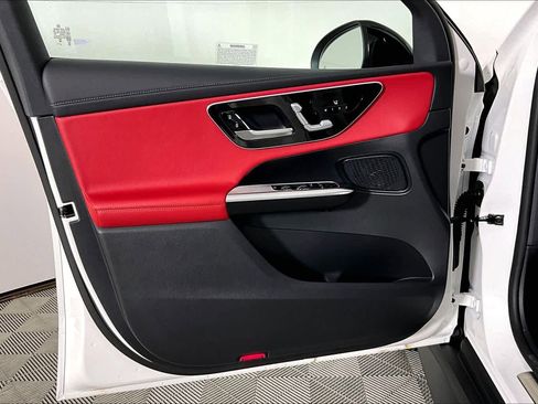 Used 2025 Mercedes-Benz GLC 300 image 20