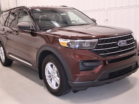 Certified 2020 Ford Explorer XLT w/ Class III Trailer Tow Package AWD/4WD image 4