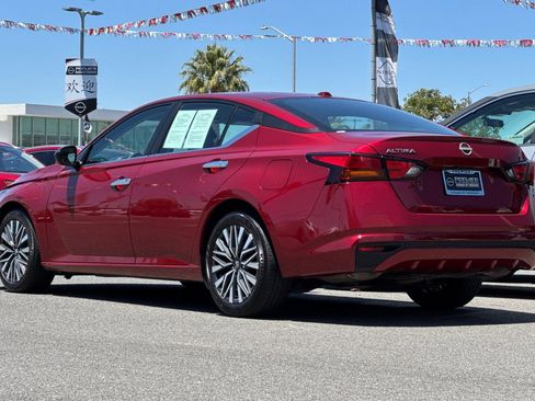 Certified 2025 Nissan Altima 2.5 SV FWD image 6