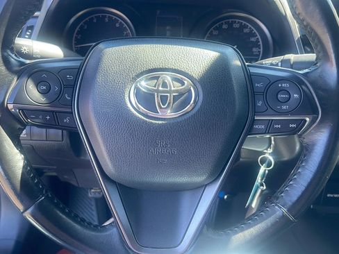 Used 2022 Toyota Camry SE image 12