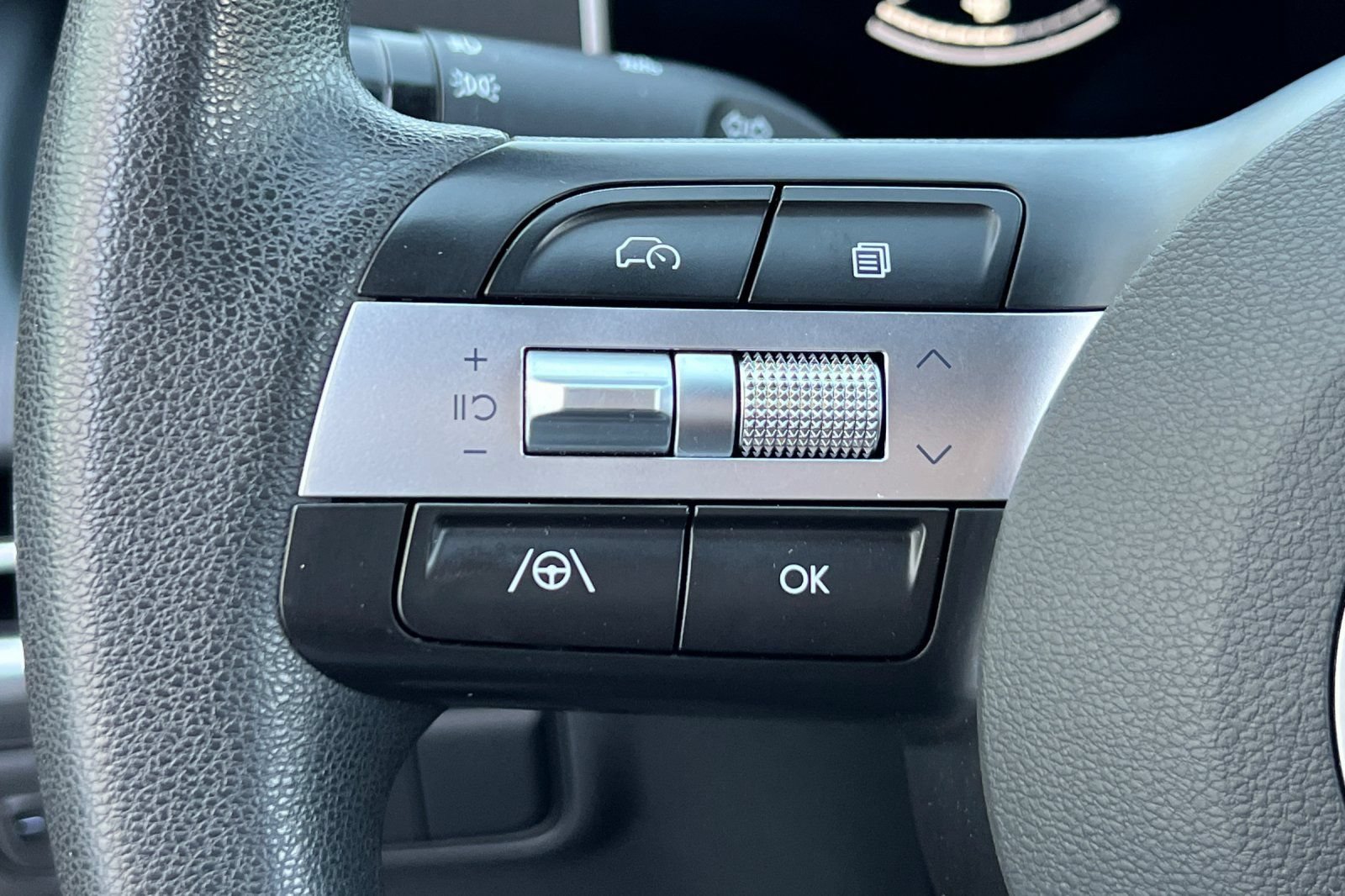 Used 2025 Hyundai Santa Cruz SEL AWD/4WD image 30