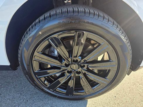 New 2026 Land Rover Range Rover SE image 9