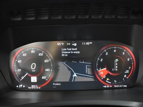 Used 2016 Volvo XC90 T6 Momentum w/ Momentum Plus Package AWD/4WD image 23