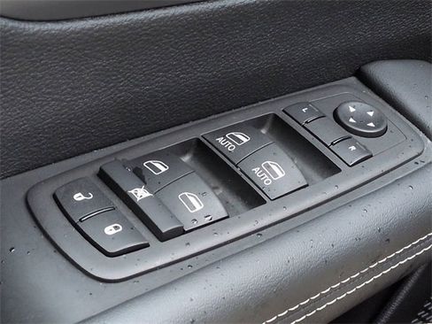 New 2025 Chrysler Voyager LX image 24