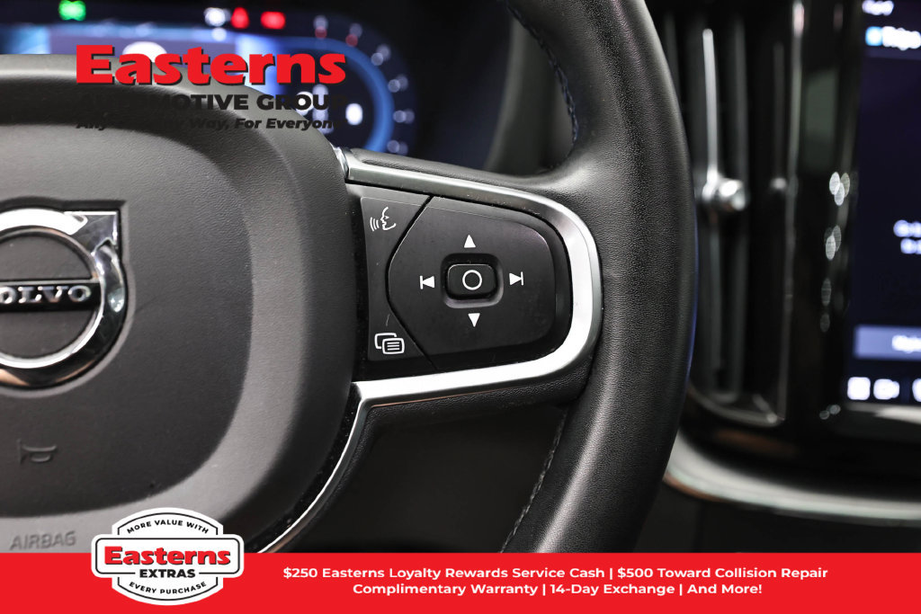 Used 2023 Volvo XC60 B5 Core FWD image 17