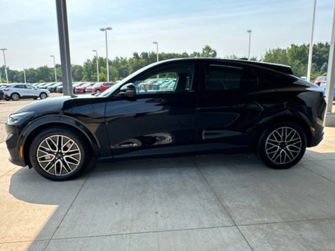 Certified 2025 Ford Mustang Mach-E Premium AWD/4WD image 3