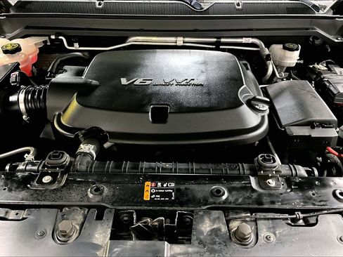 Used 2019 Chevrolet Colorado LT w/ Redline Special Edition image 9