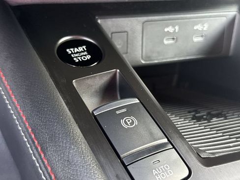 Used 2025 Nissan Kicks SR AWD/4WD image 17