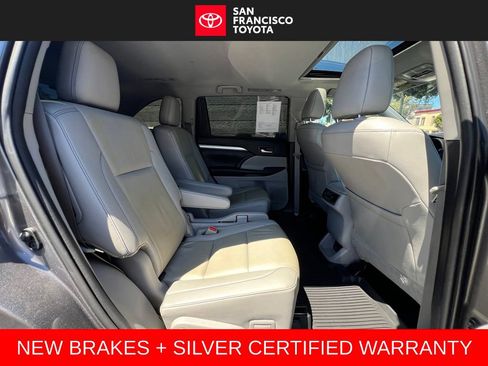 Certified 2019 Toyota Highlander XLE AWD/4WD image 19