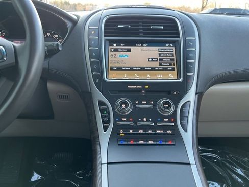 Used 2016 Lincoln MKX Reserve w/ Technology Package image 34