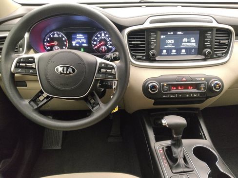 Used 2019 Kia Sorento AWD V6 image 22