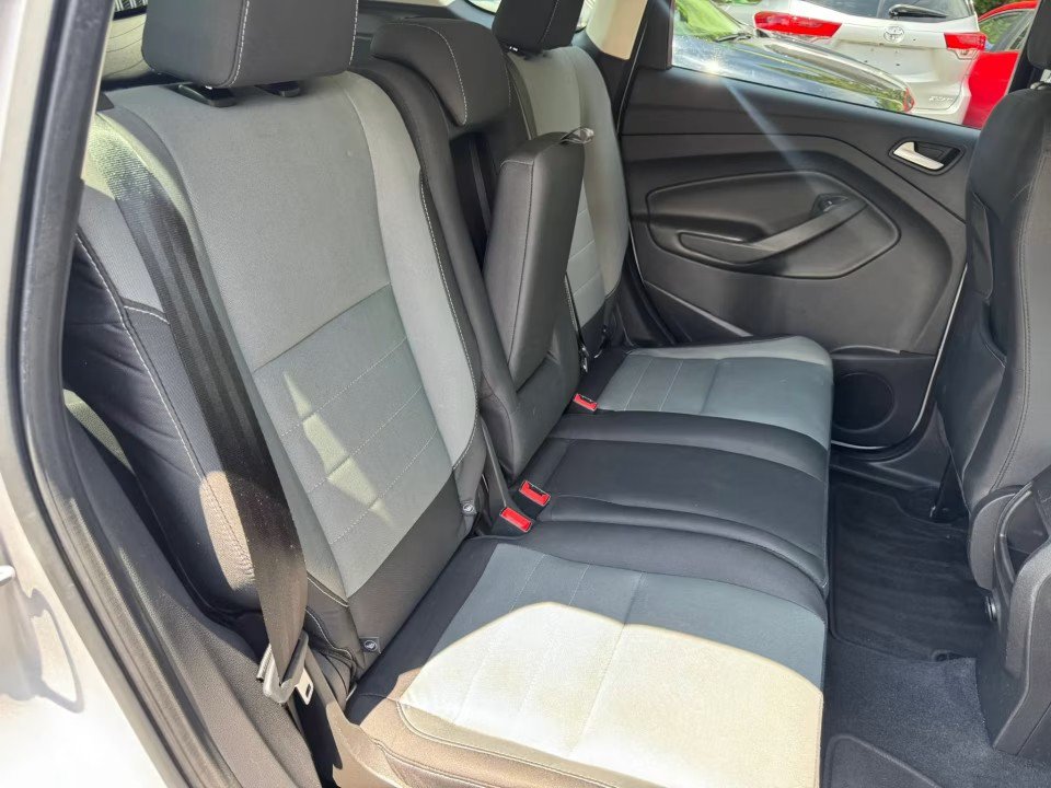 Used 2016 Ford Escape SE AWD/4WD image 16