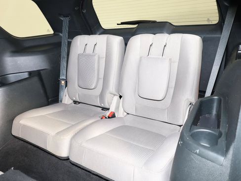 Used 2018 Ford Explorer XLT FWD image 23