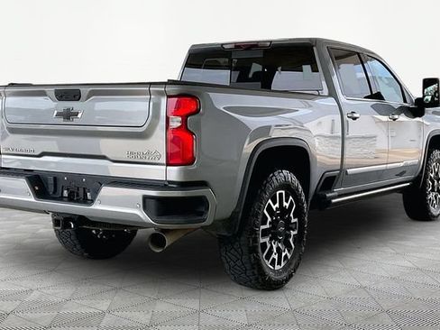 Used 2024 Chevrolet Silverado 2500 High Country w/ High Country Premium Package AWD/4WD image 5