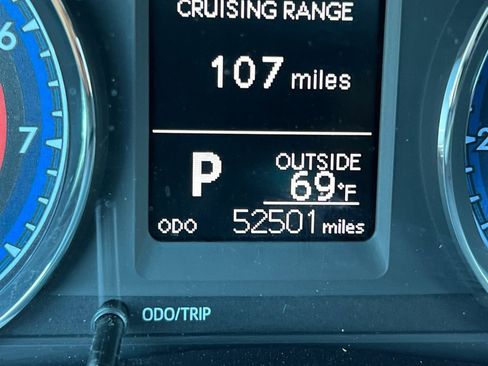 Used 2018 Toyota Corolla LE FWD image 3