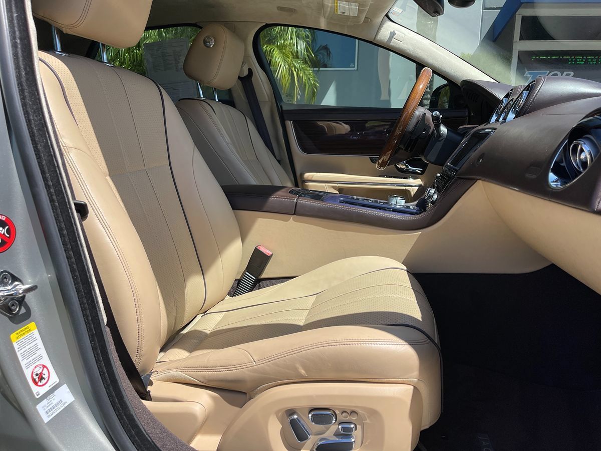 Used 2012 Jaguar XJ RWD image 23