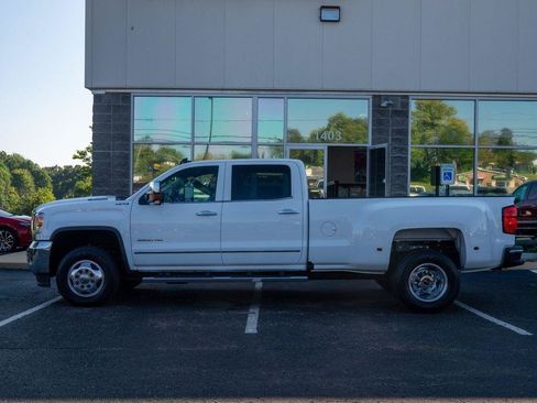 Used 2017 GMC Sierra 3500 SLT w/ Duramax Plus Package AWD/4WD image 5