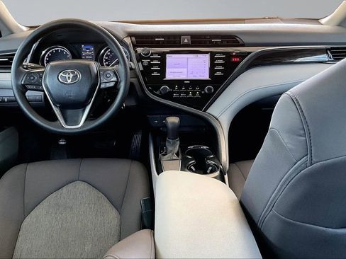 Used 2020 Toyota Camry LE FWD image 7