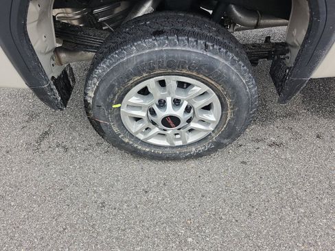 New 2026 GMC Sierra 2500 Pro image 5