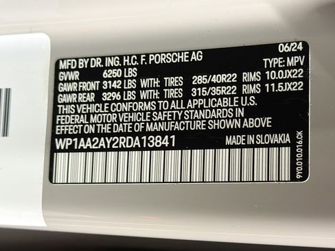 Certified 2024 Porsche Cayenne AWD/4WD image 44