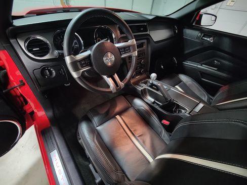 Used 2014 Ford Mustang GT Premium RWD image 28